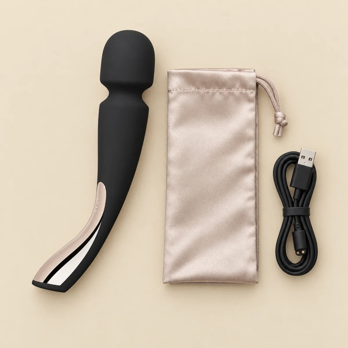 SMART WAND 2 Medium with its satin pouch and USB charging cord